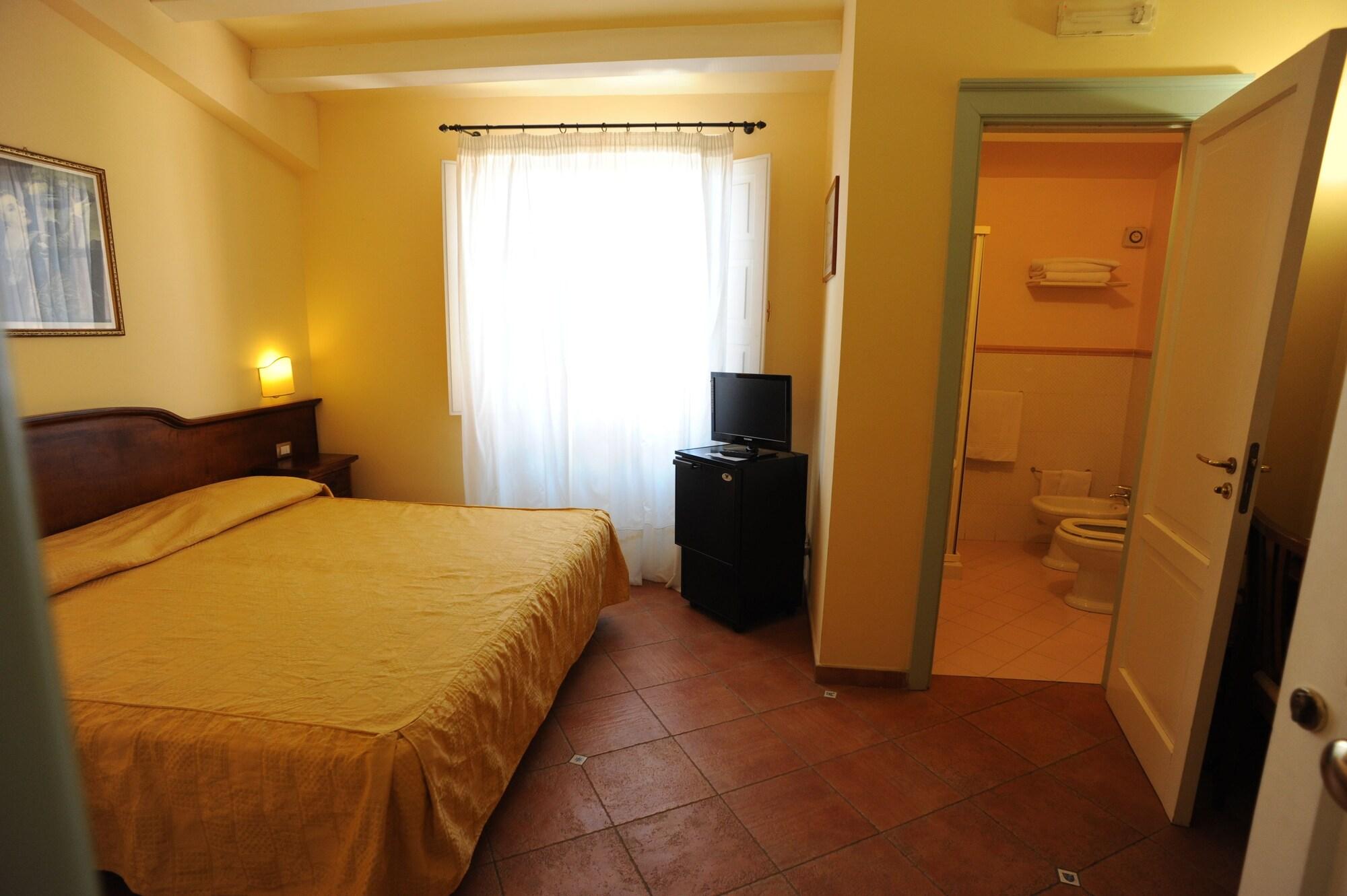Hotel Mediterraneo Syracuse ภายนอก รูปภาพ