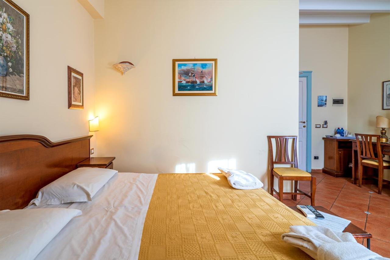 Hotel Mediterraneo Syracuse ภายนอก รูปภาพ