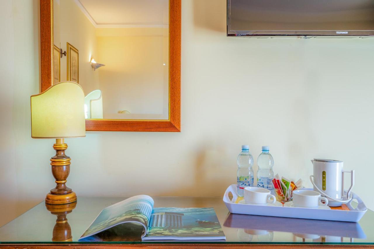 Hotel Mediterraneo Syracuse ภายนอก รูปภาพ