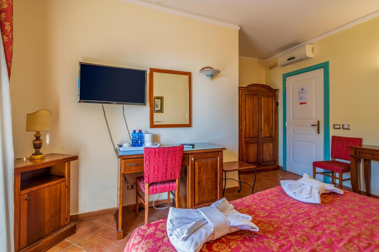 Hotel Mediterraneo Syracuse ภายนอก รูปภาพ