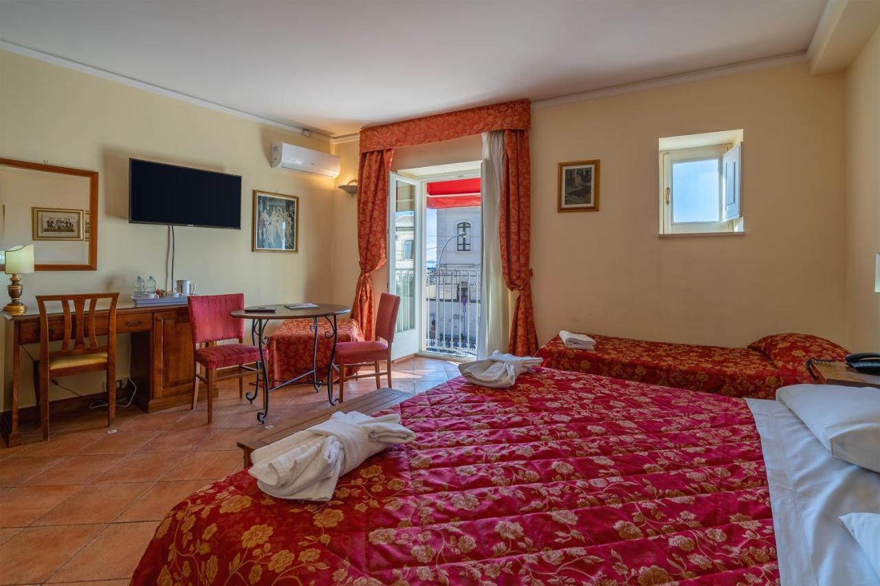 Hotel Mediterraneo Syracuse ภายนอก รูปภาพ