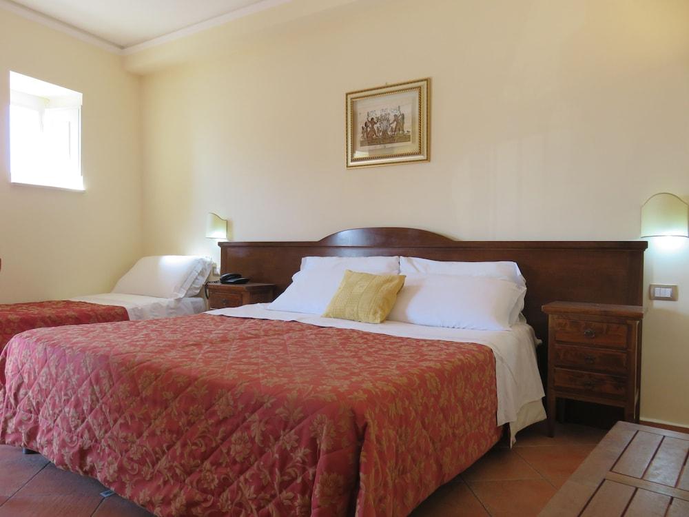 Hotel Mediterraneo Syracuse ภายนอก รูปภาพ