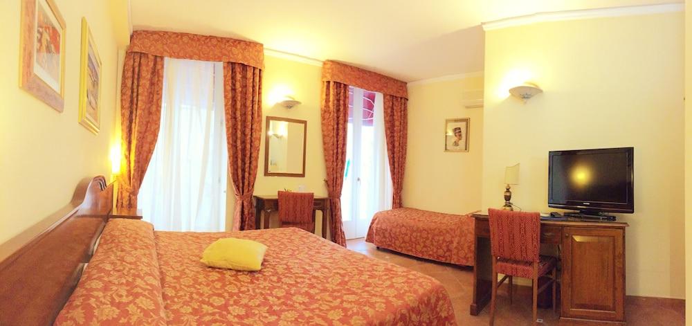 Hotel Mediterraneo Syracuse ภายนอก รูปภาพ