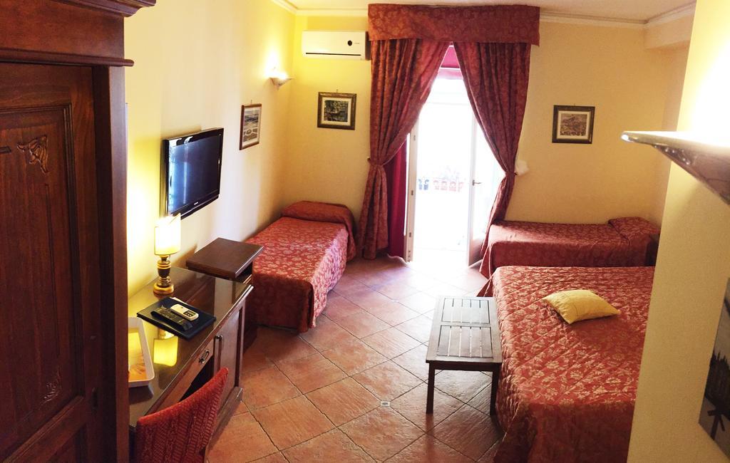 Hotel Mediterraneo Syracuse ภายนอก รูปภาพ
