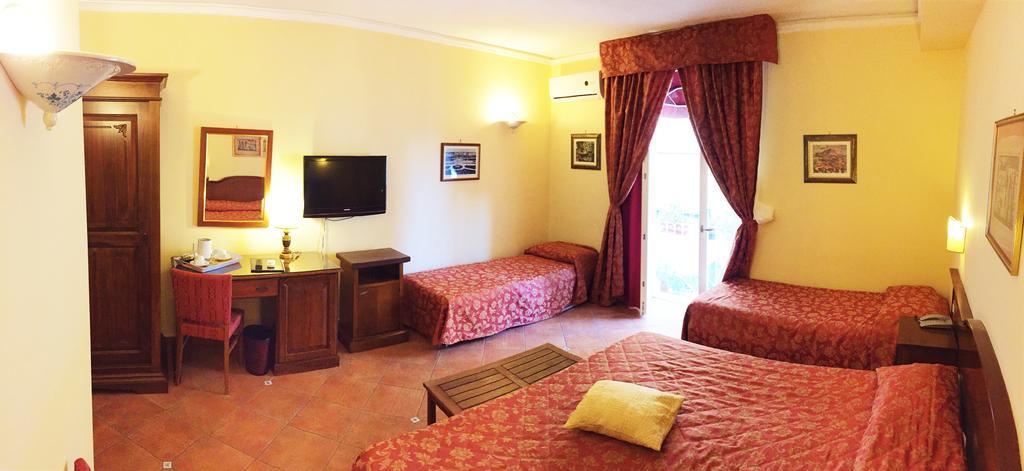 Hotel Mediterraneo Syracuse ภายนอก รูปภาพ