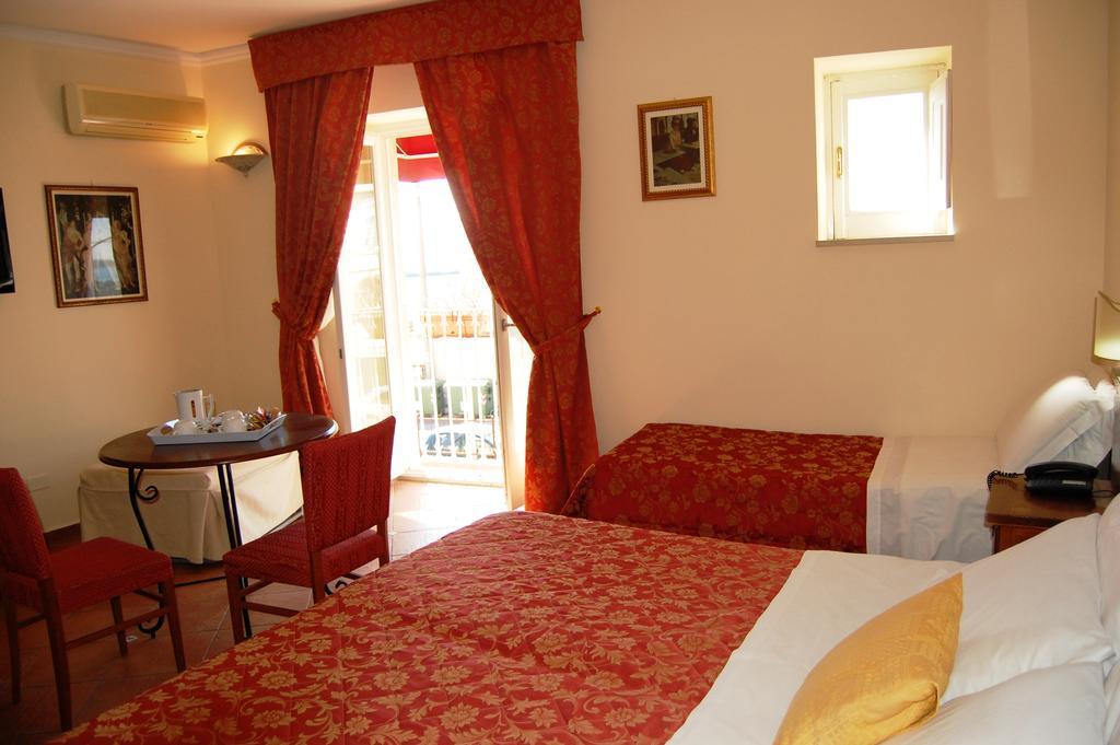 Hotel Mediterraneo Syracuse ภายนอก รูปภาพ